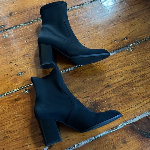 Intentionally Blank Black Scuba Boot - Picture 4 of 12